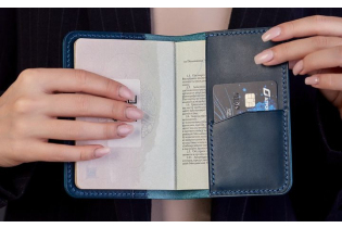 Обложка на паспорт «The Regard» синяя